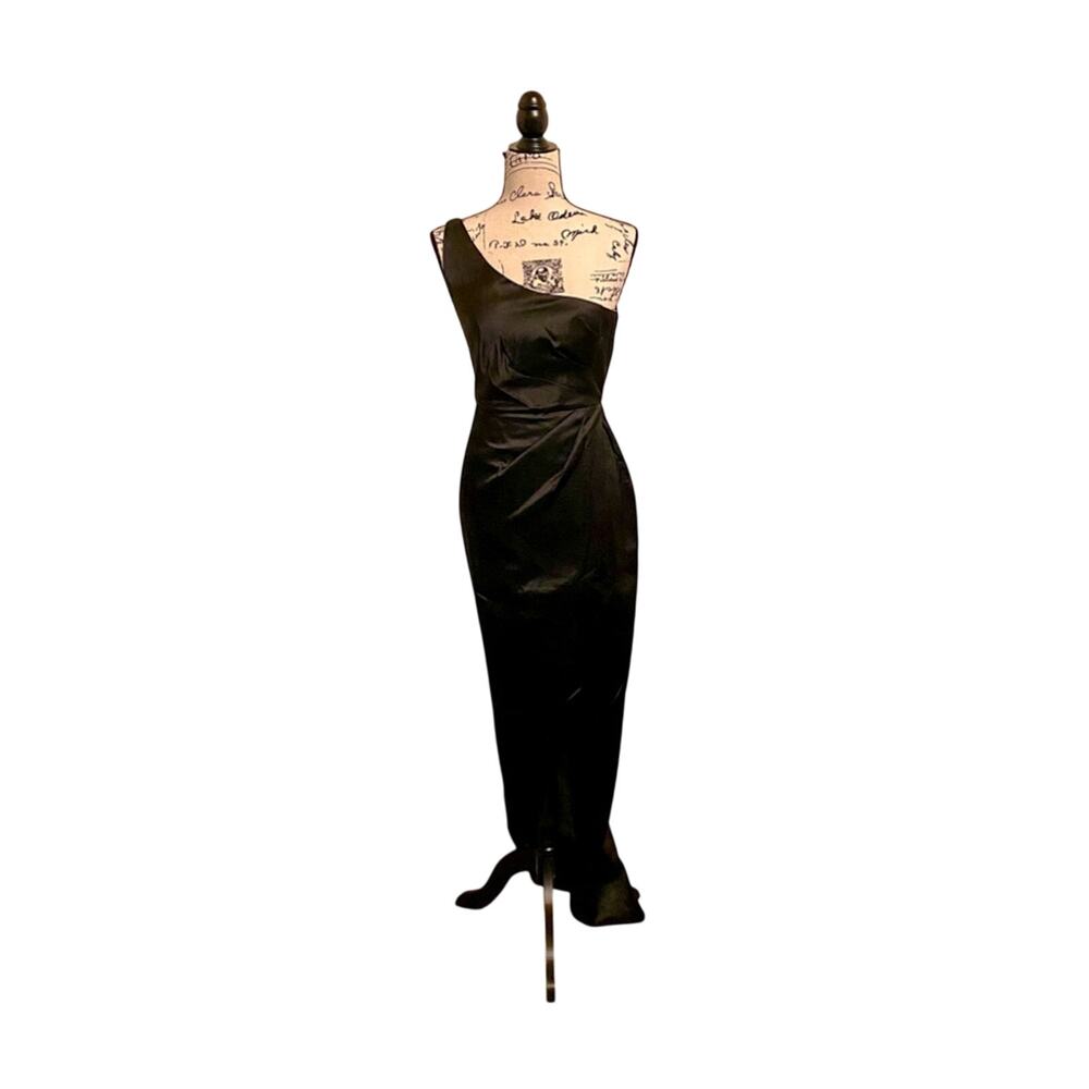 Nookie Virtue One-Shoulder Gown